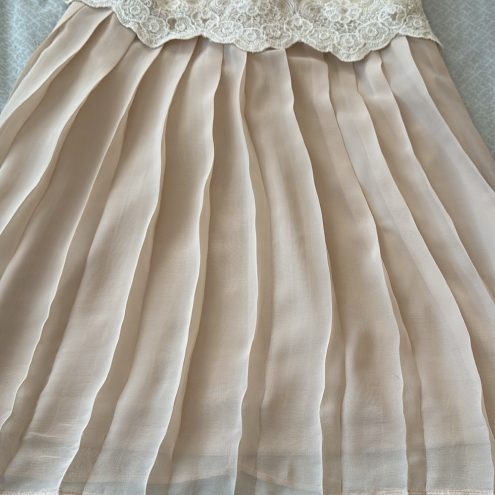 Dress - Picture 2 of 5